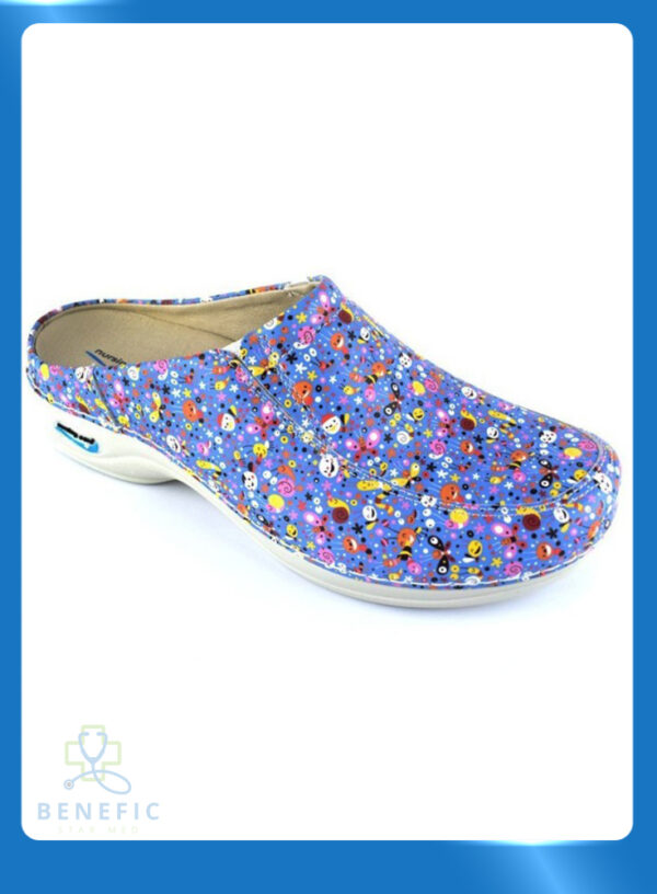 Saboti medicali din piele naturala, lavabili, Nursingcare Wash'Go Paris, Bugs Animated, benefic star med